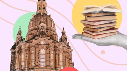 Frauenkirche in Dresden und Hand, die Bücher hält