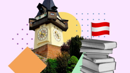 Der Uhrturm in Graz und ein Stapel Bücher