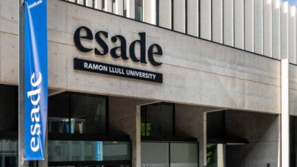 Eingang Esade Hochschule