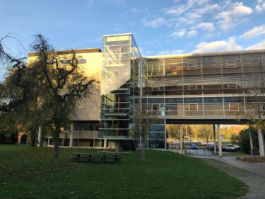 Ein Gebäude auf dem Campus der WFI-Ingolstadt School of Management der Katholischen Universität Eichstätt-Ingolstadt