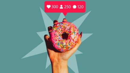 Eine Hand hält einen Donut in die Höhe. Über dem Donut ist eine Sprechblase mit verschiedenen Social-Media-Symbolen und Zahlen: 300 Likes, 250 Follows, 120 Kommentare.