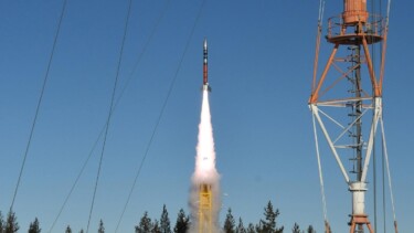 Am Raketenstartplatz Kiruna im Norden von Schweden werden Höhenforschungsraketen gestartet. An Bord befinden sich dabei immer wieder auch Experimente, die von Studierenden entwickelt wurden. Das DLR kooperiert bei dieser Aktion mit der Europäischen Weltraumorganisation ESA und schwedischen Partnern.