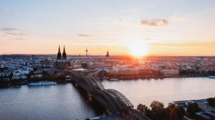 Köln von oben bei Sonnenuntergang